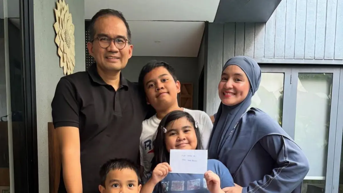 Intan Nuraini membagikan momen saat berada di Tanah Suci untuk menunaikan ibadah haji 2026 bersama keluarga.