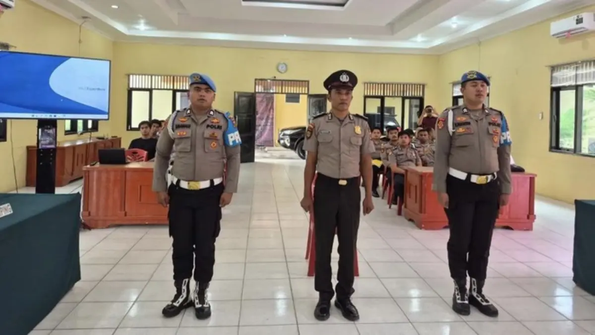 Briptu A.T. menjalani proses sidang etik hingga dijatuhi sanksi Pemberhentian Tidak Dengan Hormat (PTDH) di Polres Toba.
