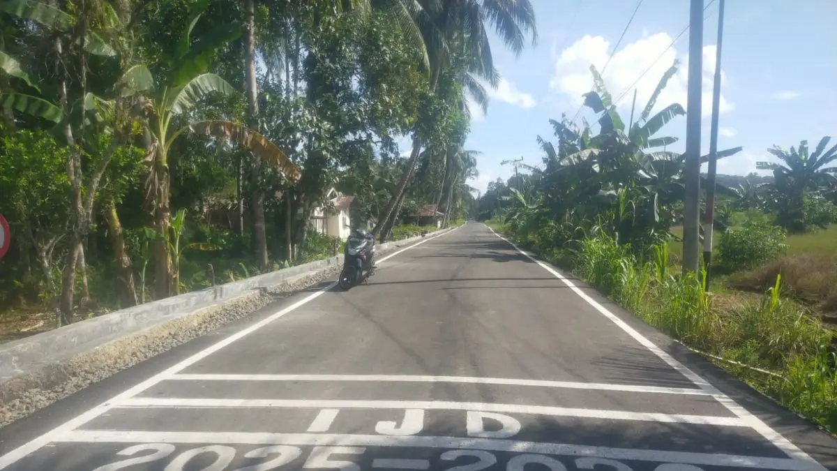 Ruas Jalan Tetehosi Afia, Kecamatan Gunungsitoli Kota Gunungsitoli, Sumatera Utara, tampak sudah mulus.
