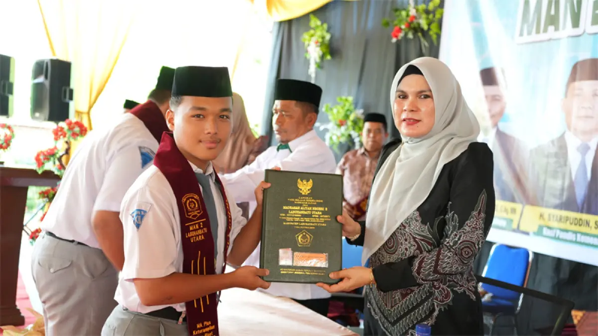 Fachri Al Azizi Siregar, diterima melanjutkan pendidikan di Universitas Al-Azhar Kairo, Mesir.