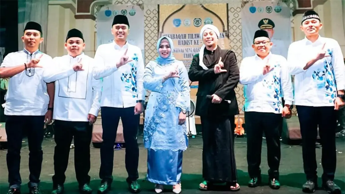 Bupati Labuhanbatu dr Hj Maya Hasmita (tengah).