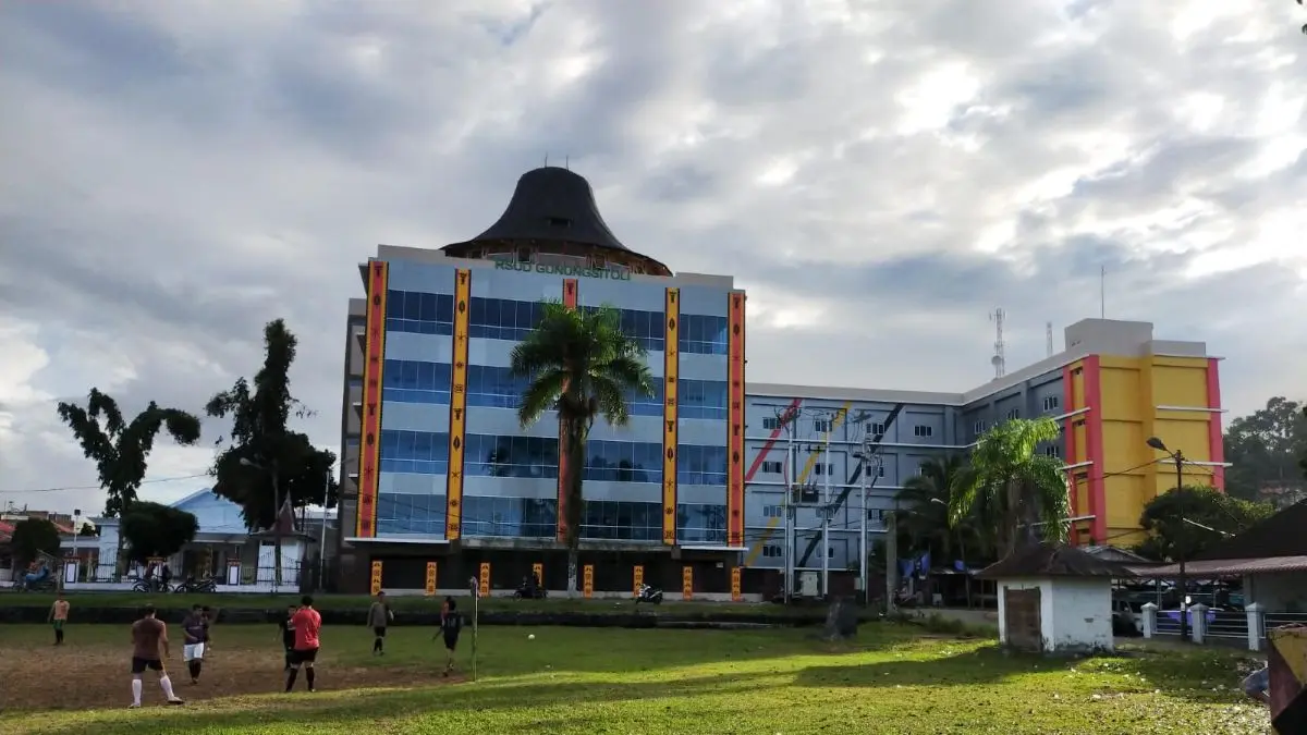 Gedung RSUD dr. M Thomsen Nias.