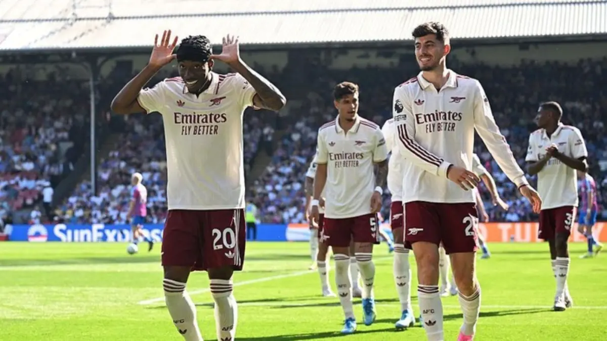Arsenal menuntaskan laga terakhir Premier League dengan manis. Meriam London mengalahkan Crystal Palece 2-1.