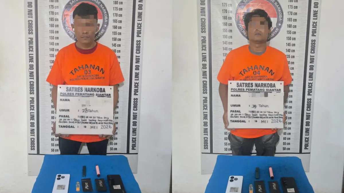 Dua tersangka pemilik vape berisi narkoba jenis etomidate diamankan Satres Narkoba Polres Pematangsiantar beserta barang bukti.