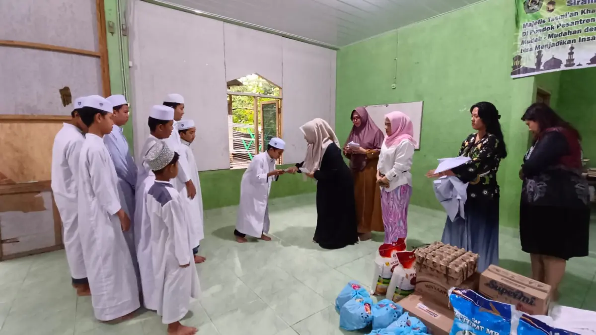 Pengda INI dan PPAT Kabupaten Simalungun berbagi jelang Idul Adha di Ponpes Assabiqun, Tapian Dolok.