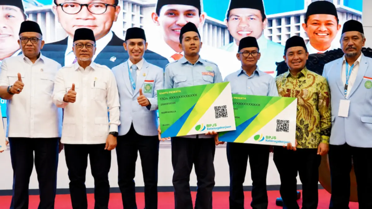 Pihak BKPRMI dan BPJS Ketenagakerjaan melakukan kerjasama perlindungan sosial. 