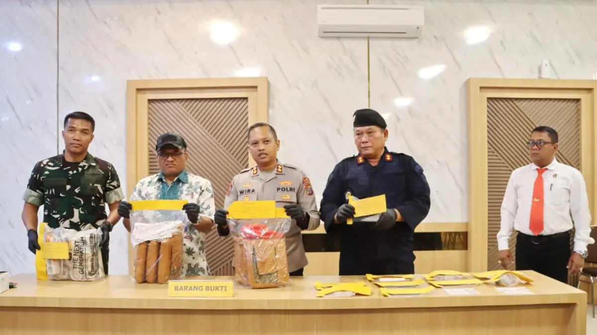 Kapolres AKBP Wira Prayatna paparkan keberhasilan dalam mengungkap kasus tindak pidana narkotika golongan I jenis ganja di Lapas Kelas IIB Padangsidimpuan.