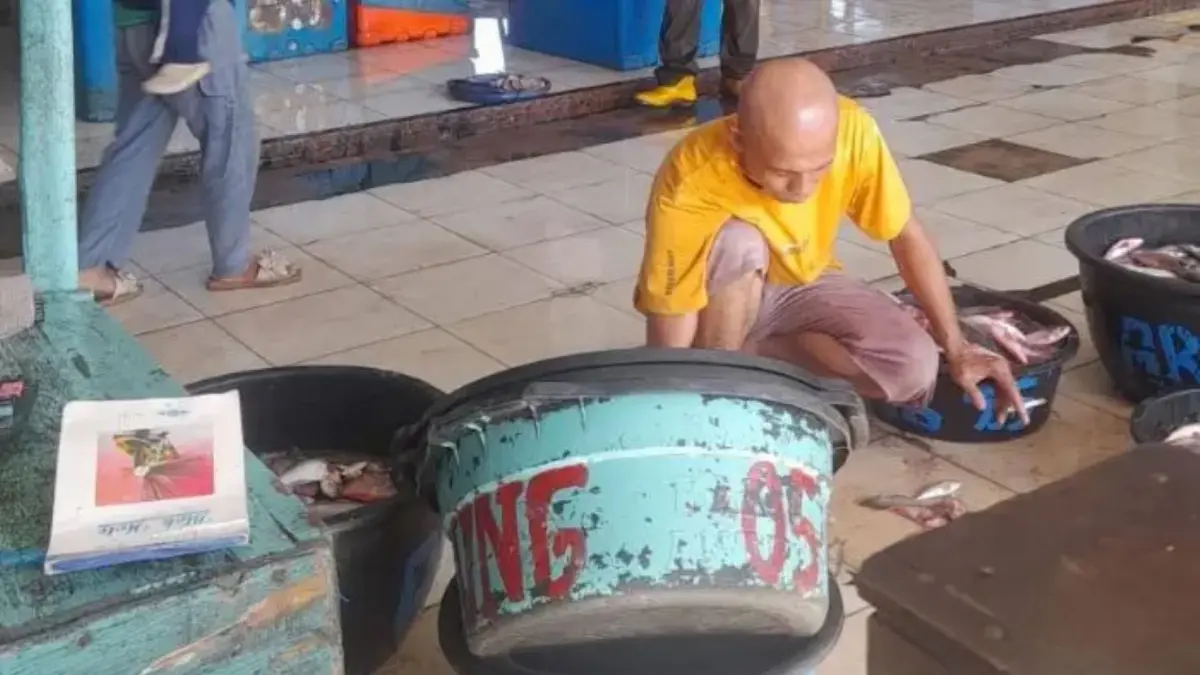 Suasana pasar ikan modern Sibolga.