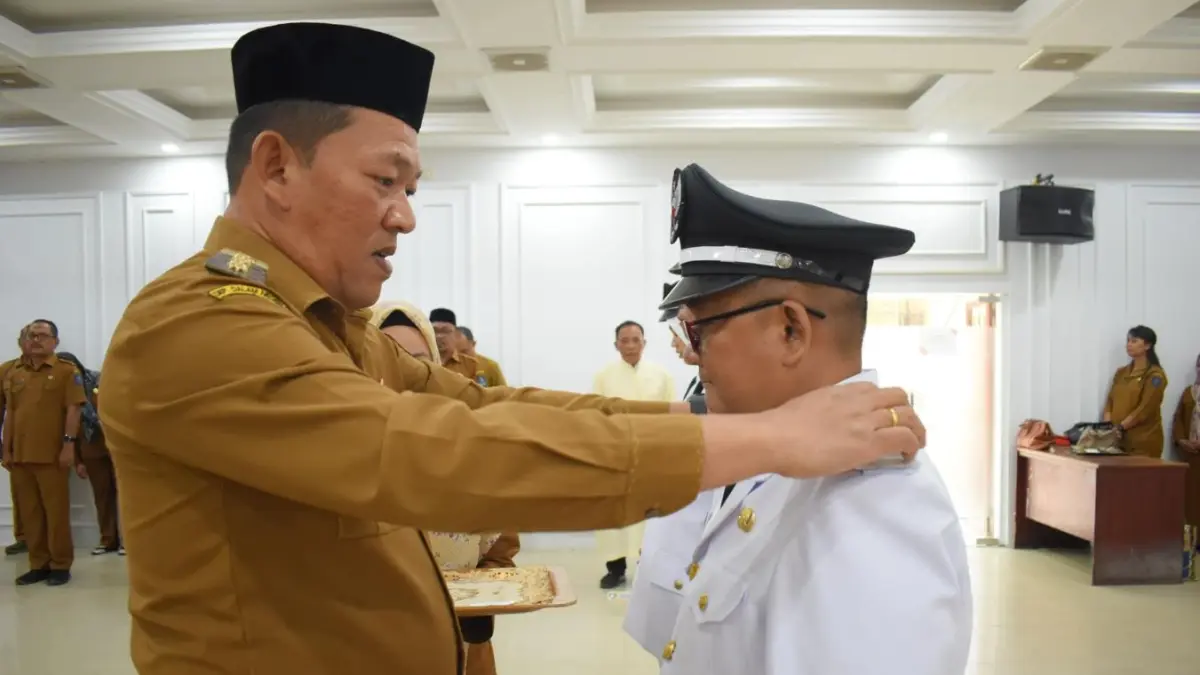 Wakil Wali Kota Sibolga Pantas Maruba Lumban Tobing melantik 6 pejabat.