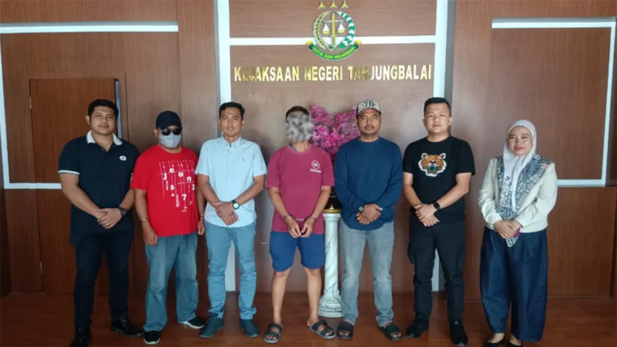 Terpidana kasus penggelapan yang diamankan Tim Tabur Kejatisu.