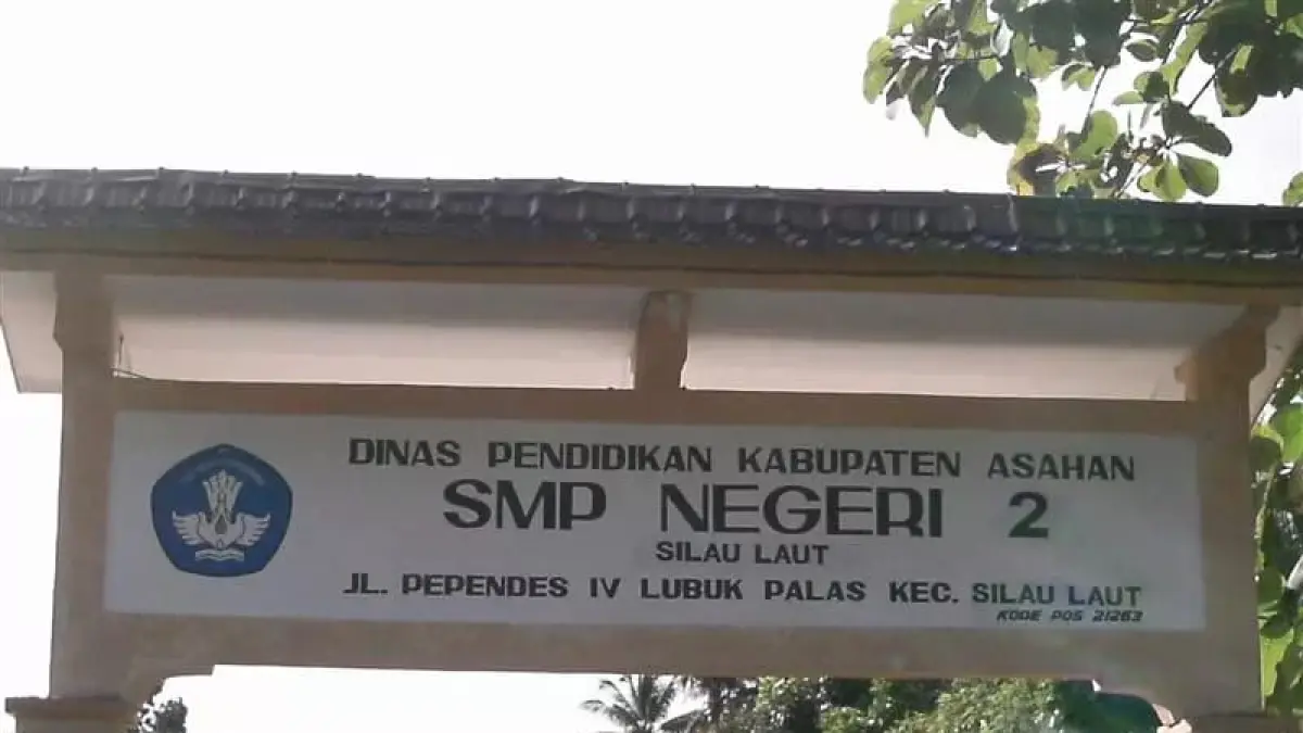 Kondisi UPTD SMPN 2 Silau Laut di Desa Lubuk Palas, Kecamatan Silau Laut, Kabupaten Asahan. Sekolah tersebut menjadi sorotan setelah muncul dugaan pungutan Rp10 ribu kepada siswa saat pengambilan Surat Keterangan Lulus (SKL).