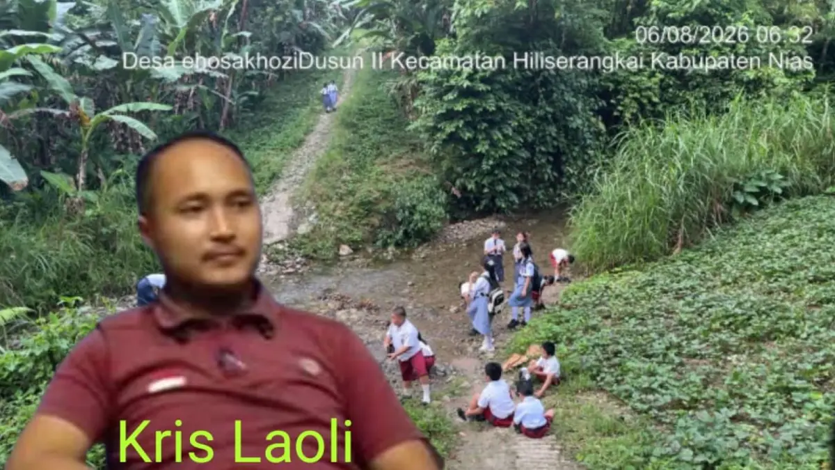 Kris Laoli dan kondisi Sungai Dofitolu di Kabupaten Nias saat anak-anak sekolah terpaksa menyeberangi sungai tanpa akses jembatan yang memadai.