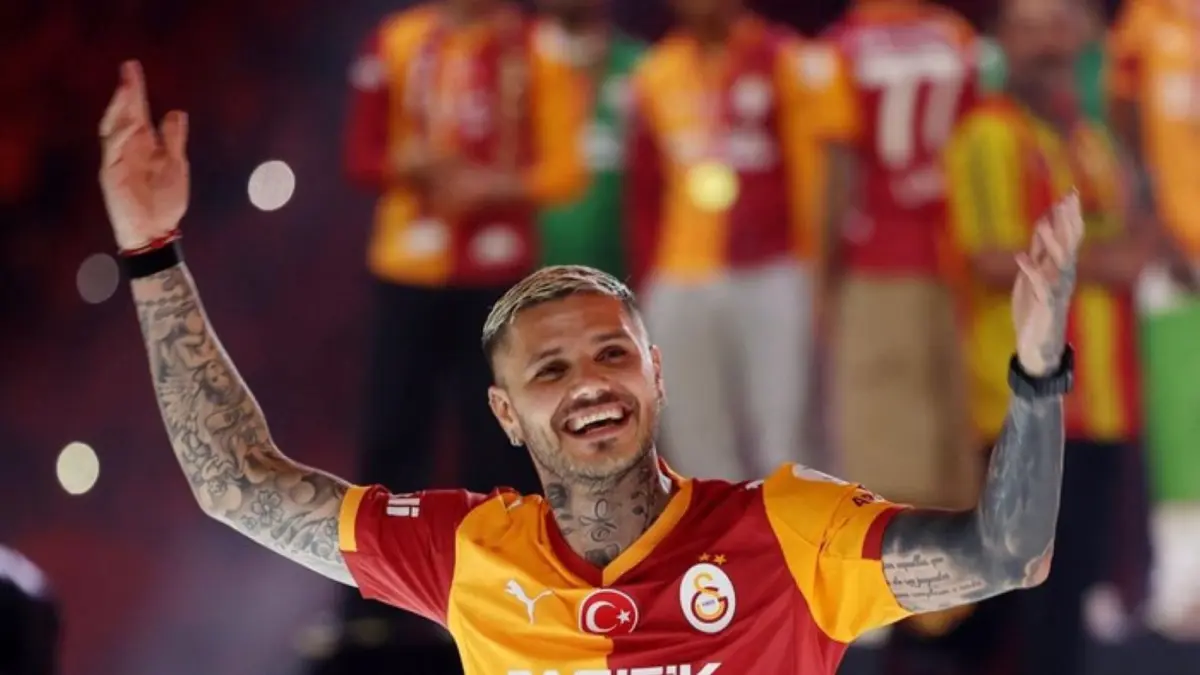  Mauro Icardi dikabarkan membuka peluang kembali ke Serie A setelah kontraknya bersama Galatasaray mendekati akhir. Juventus, AC Milan, dan AS Roma disebut menjadi peminat utama. 