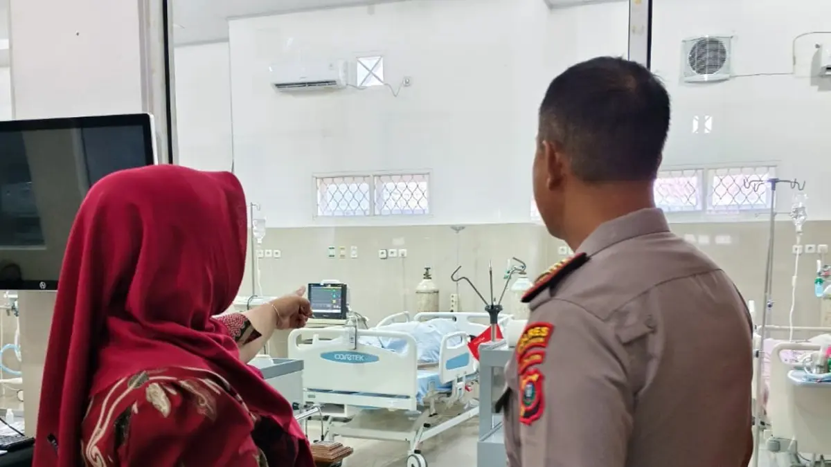 Nova Ariska (16) menjalani perawatan intensif di RSUD dr Djasamen Saragih Pematangsiantar setelah menjadi korban penganiayaan yang diduga dilakukan seorang pria saat berboncengan sepeda motor di Kecamatan Gunung Malela, Kabupaten Simalungun.