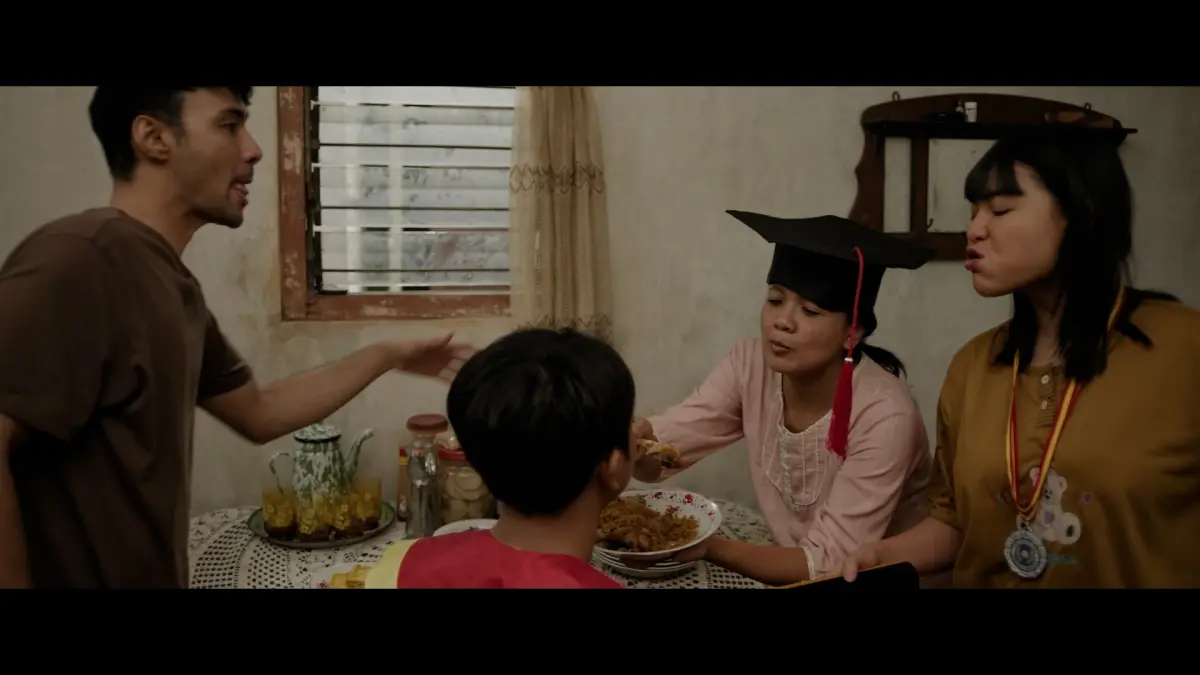Dwi Sasono memerankan sosok ayah problematik dalam film *Jangan Buang Ibu* yang akan tayang di bioskop mulai 25 Juni 2026. (Foto: Leo Pictures)