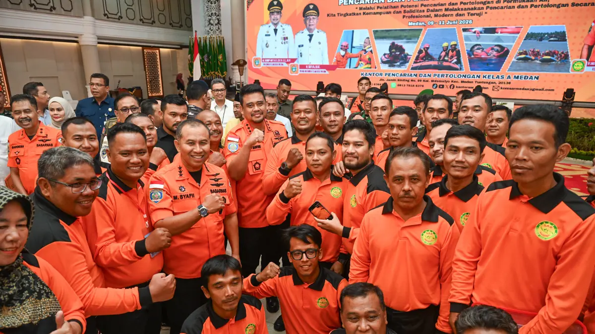  Gubernur Sumatera Utara, Bobby Nasution, menghadiri pembukaan Pelatihan Potensi Pencarian dan Pertolongan di Permukaan Air yang digelar Basarnas di Aula Raja Inal Siregar, Kantor Gubernur Sumut, Medan, Selasa (9/6/2026). 