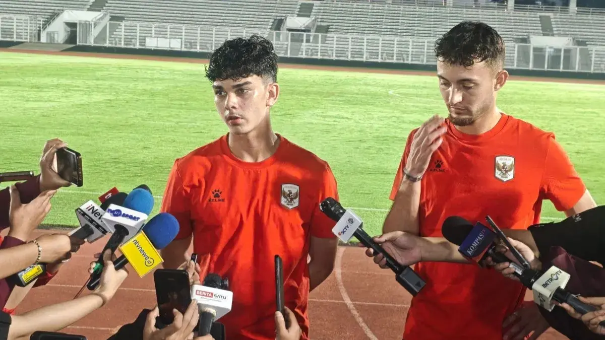 Mathew Baker saat membela Timnas Indonesia senior. Bek berusia 17 tahun itu kini bergabung dengan Indonesia U-19 untuk menghadapi Australia pada semifinal Piala AFF U-19 2026 di Medan.