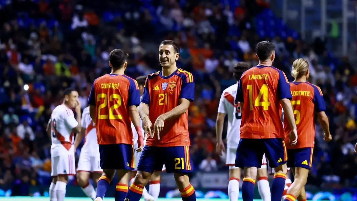 Pemain Timnas Spanyol merayakan gol saat mengalahkan Peru 3-1 dalam laga uji coba terakhir jelang Piala Dunia 2026 di Estadio Cuauhtemoc.