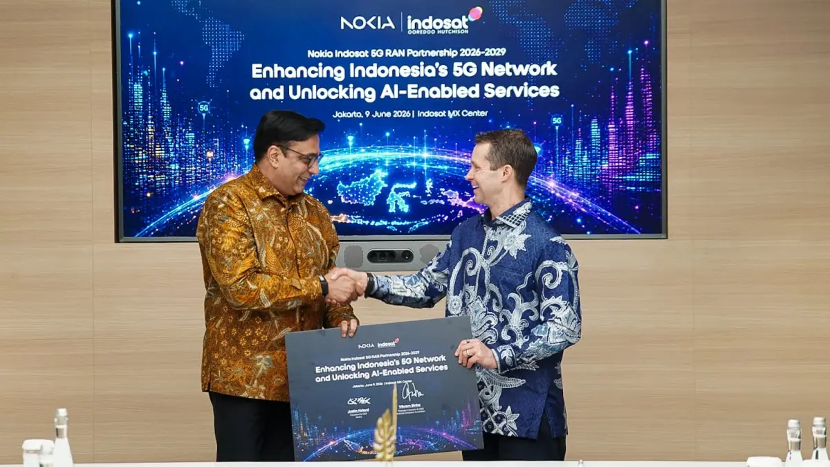 President Director dan CEO Indosat Ooredoo Hutchison, Vikram Sinha (kanan), bersama President dan CEO Nokia, Justin Hotard, saat mengumumkan kerja sama strategis pengembangan jaringan 5G.