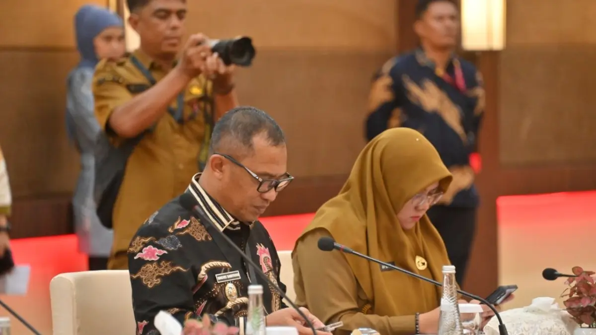 Wakil Bupati Bengkalis Bagus Santoso menghadiri RUPS Tahunan Tahun Buku 2025 dan RUPS-LB Tahun 2026 PT Bank Riau Kepri Syariah (BRK Syariah) di Ballroom Menara Dang Merdu, Pekanbaru, Senin (8/6/2026).