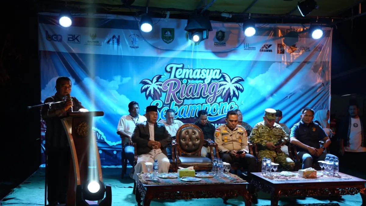 Ribuan warga memadati kawasan Jalan Pembangunan Bengkalis saat pembukaan CFN Temasya Riang Sekampung yang dibuka secara resmi oleh Bupati Bengkalis, Kasmarni.
