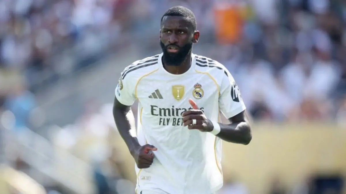 Antonio Ruediger resmi memperpanjang kontraknya bersama Real Madrid hingga 2027 dan berjanji membawa Los Blancos kembali bersaing di level tertinggi.