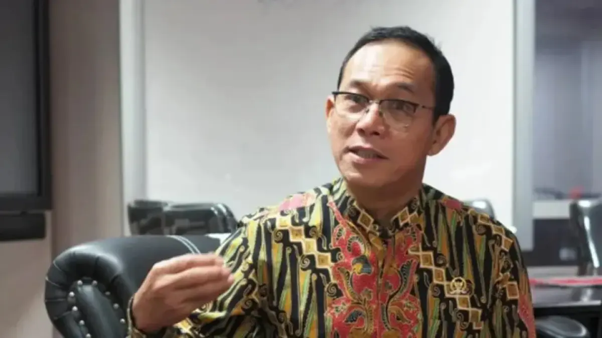  Bupati Tapanuli Selatan Gus Irawan Pasaribu menyampaikan Program Makan Bergizi Gratis (MBG) memberikan dampak signifikan terhadap pemenuhan gizi anak serta mendorong perputaran ekonomi daerah hingga ratusan miliar rupiah per tahun. 