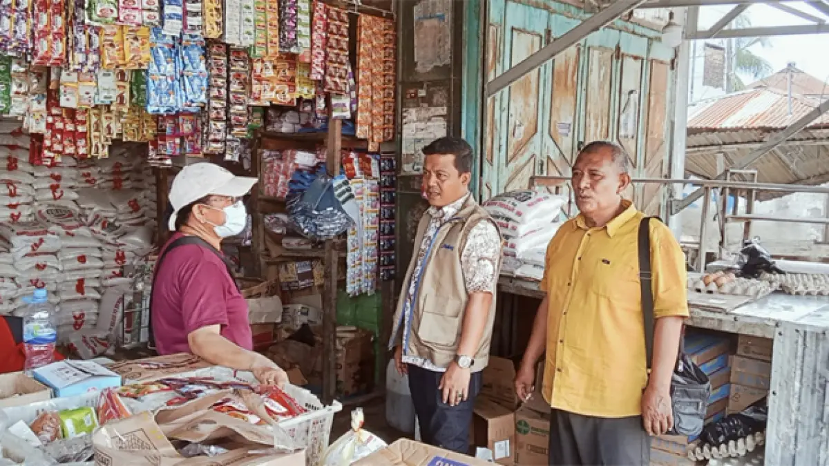 Perum Bulog Cabang Asahan bersama Satgas Pangan serta Dinas Koperasi Perdagangan dan Perindustrian Asahan melaksanakan monitoring pemantauan sekaligus penyaluran MinyaKita.