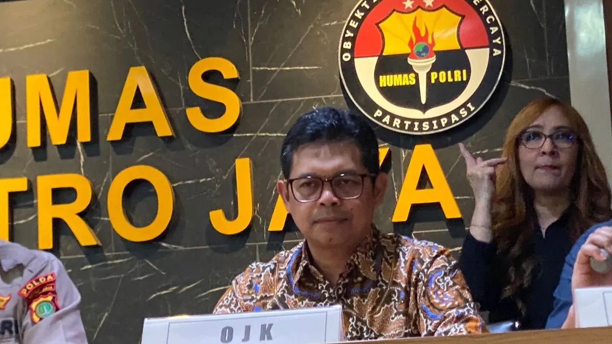 Satgas PASTI menghentikan kegiatan Universal Peak dan BAFI Group Indonesia karena diduga menjalankan aktivitas keuangan ilegal yang berpotensi merugikan masyarakat. 