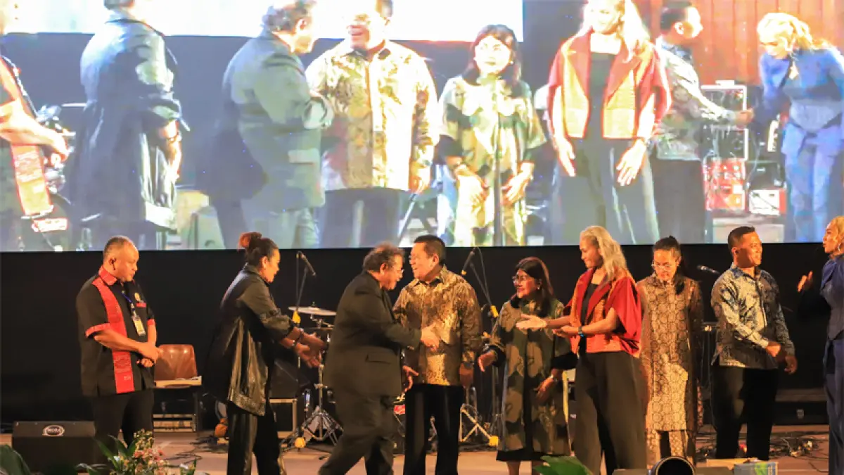 Wali Kota Pematangsiantar Wesly Silalahi SH MKn dan Ketua TP PKK Ny Liswati Wesly Silalahi bersama Forkopimda di acara konser yang diselenggarakan DPD PASU.