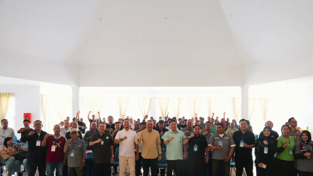 Pj Sekdaprov Sumut Sulaiman Harahap membuka Rapat Kerja Forum Wartawan Pemprov (FWP) Sumut di Aula Mess Pemprovsu Pora-Pora, Parapat, Sabtu (27/6/2026).
