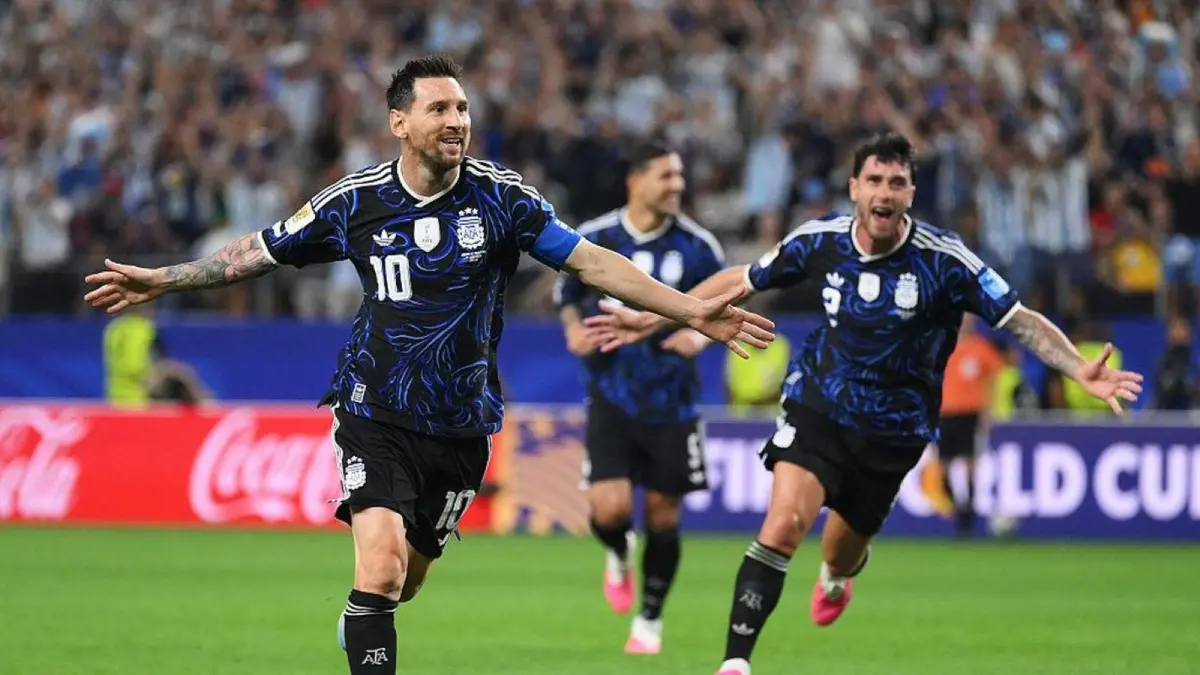 Lionel Messi merayakan gol tendangan bebas ke gawang Yordania yang memastikan kemenangan Argentina 3-1 sekaligus menyempurnakan langkah Albiceleste sebagai juara Grup J Piala Dunia 2026.