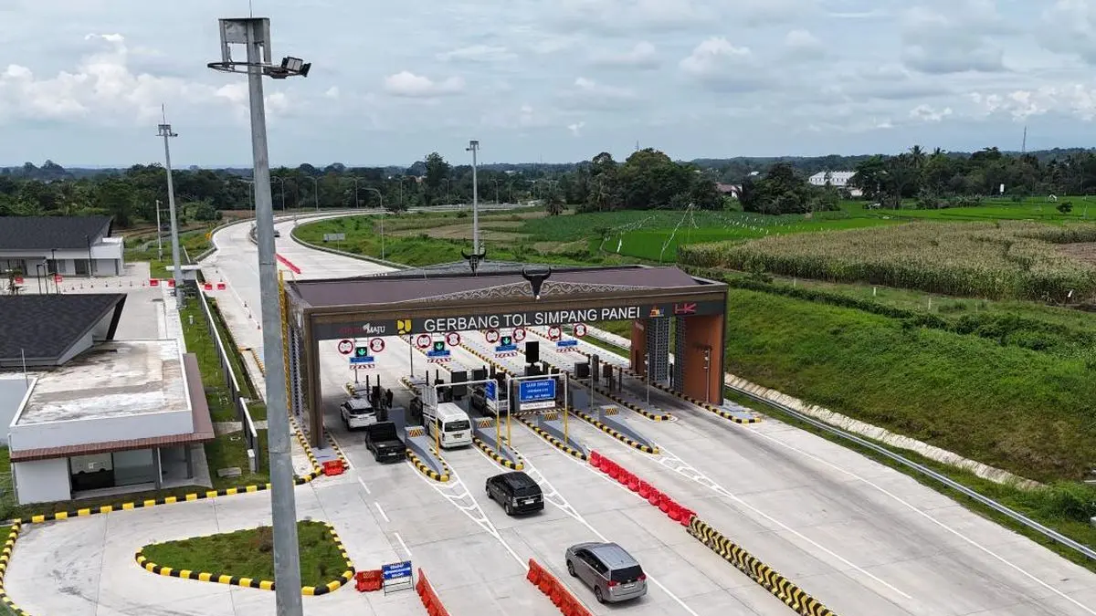  Gerbang Tol Simpang Panei yang akan segera memberlakukan tarif setelah lebih dari satu bulan beroperasi secara gratis di ruas Tol Kuala Tanjung–Tebing Tinggi–Parapat Seksi 4 Segmen Sinaksak–Simpang Panei. 