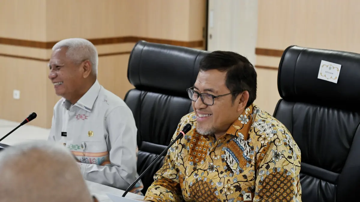 Wakil Gubernur Sumatera Utara Surya menerima kunjungan kerja Badan Aspirasi Masyarakat (BAM) DPR RI di Kantor Gubernur Sumut, Medan, Senin (29/6/2026), guna membahas percepatan penyelesaian konflik kemitraan perkebunan plasma kelapa sawit di Kabupaten Mandailing Natal.