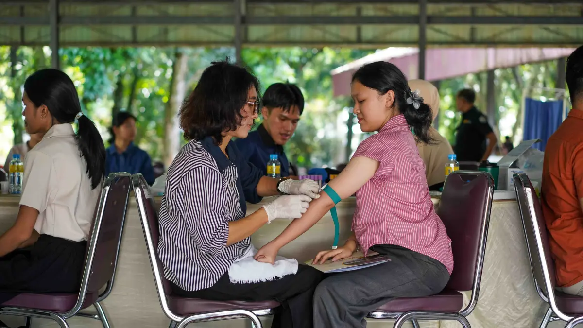 Mahasiswa baru Universitas Sumatera Utara (USU) mengikuti Program Cek Kesehatan Gratis yang diselenggarakan Dinas Kesehatan Sumut bekerja sama dengan Dinkes Kota Medan dan USU di Gedung Pendopo Pancasila USU, Medan, Selasa (30/6/2026).