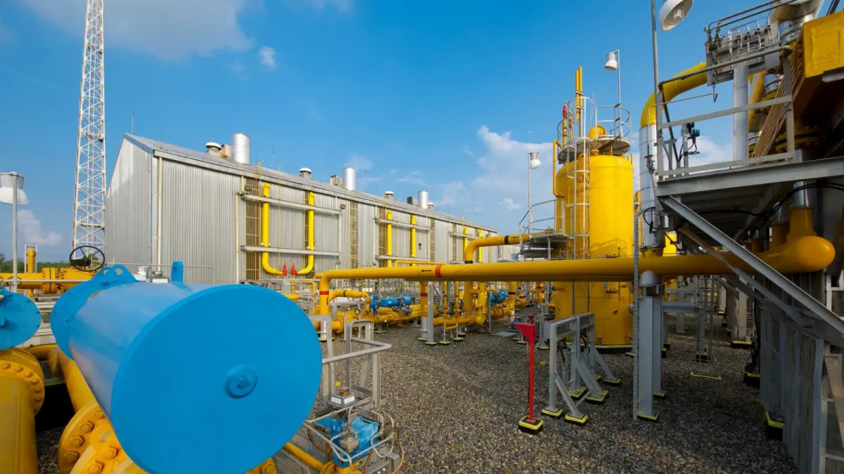 PGN memanfaatkan potensi stranded gas dari Lapangan Sengeti untuk memperkuat pasokan gas bumi nasional. Proyek dengan potensi pasokan sekitar 5 MMSCFD ini ditargetkan mulai mengalir pada kuartal IV 2028 guna memenuhi kebutuhan energi sektor industri dan pembangkit listrik. (Foto: Dok. PGN)
