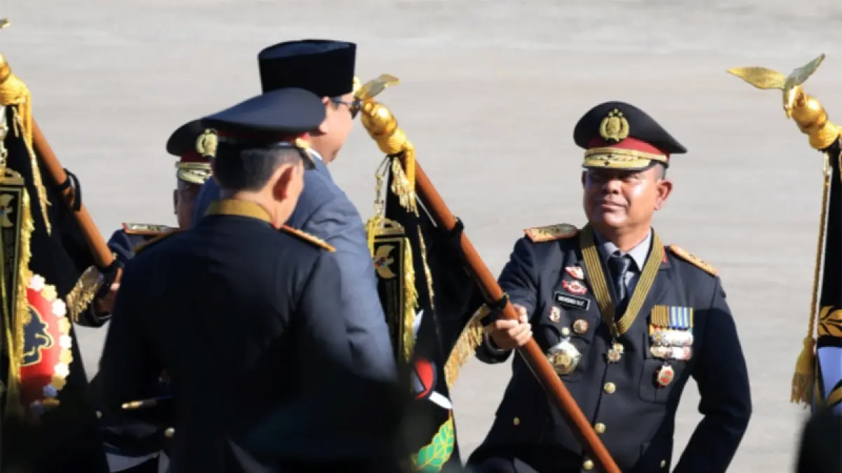 Kapolda Sumut Irjen Pol. Whisnu Hermawan Februanto menerima tanda kehormatan Nugraha Sakanti` oleh Presiden Prabowo Subianto.