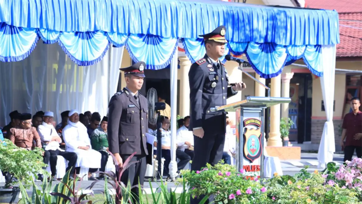 Kapolres Labuhanbatu AKBP Wahyu Endrajaya saat memimpin upacara HUT ke-80 Bhayangkara.