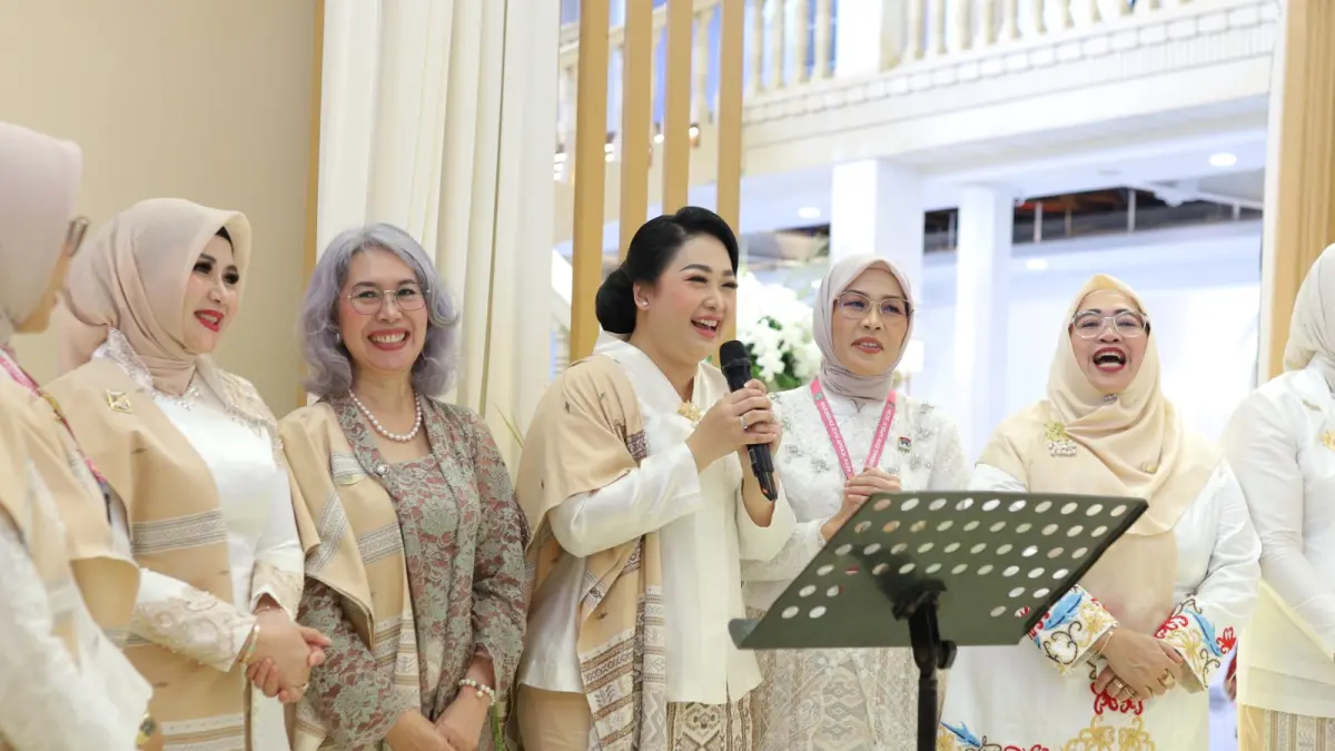 Ketua TP PKK Kota Medan Airin Rico Waas pada Ladies Program Rakernas XVIII APEKSI 2026 di Gedung Warenhuis, Medan, Rabu (1/7/2026). 