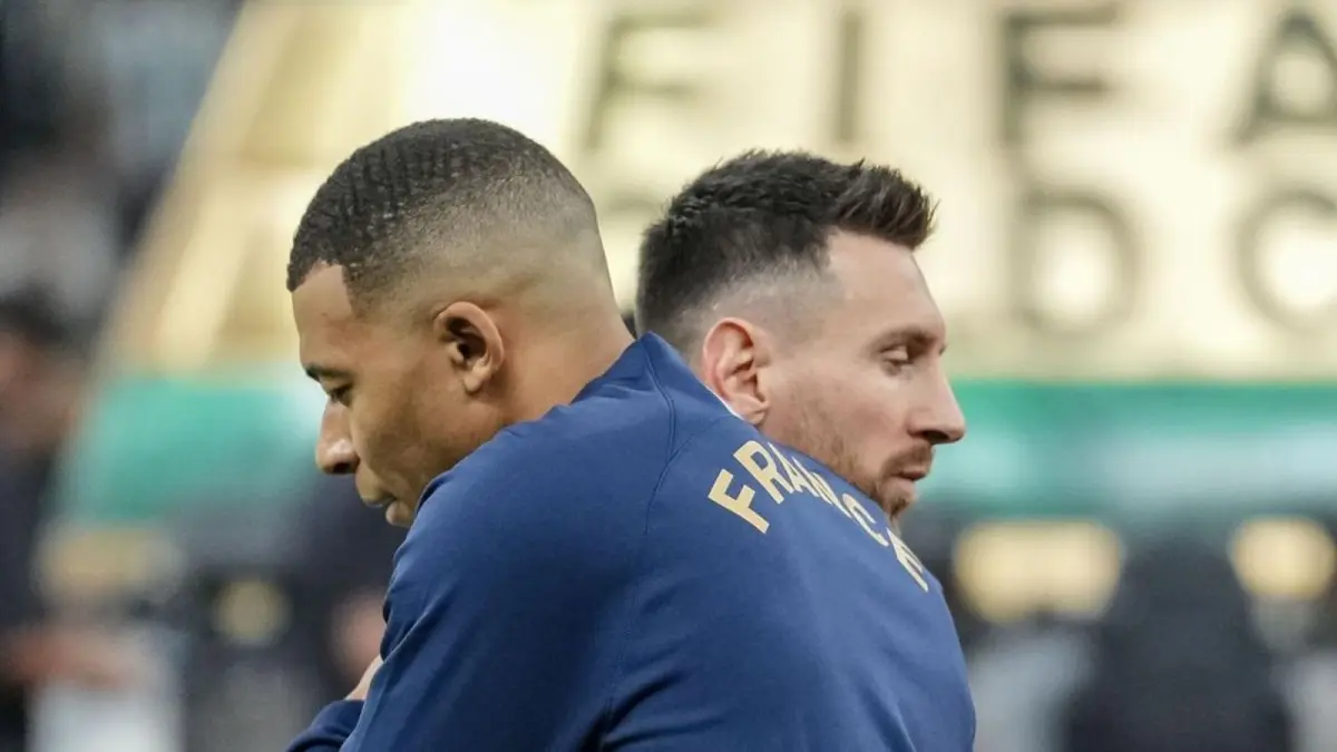 Lionel Messi dan Kylian Mbappe tampil impresif di Piala Dunia 2026. Ronaldo Nazario menilai keduanya sebagai pemain terbaik turnamen sejauh ini.