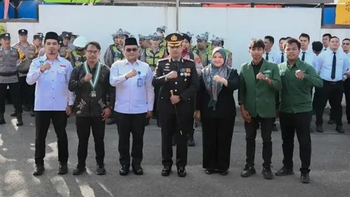 Wali Kota Padangsidimpuan, H. Letnan Dalimunthe, didampingi Sekda H. Rahmat Marzuki Nasution, pada acara HUT Bhayangkara ke-80 Tahun 2026.