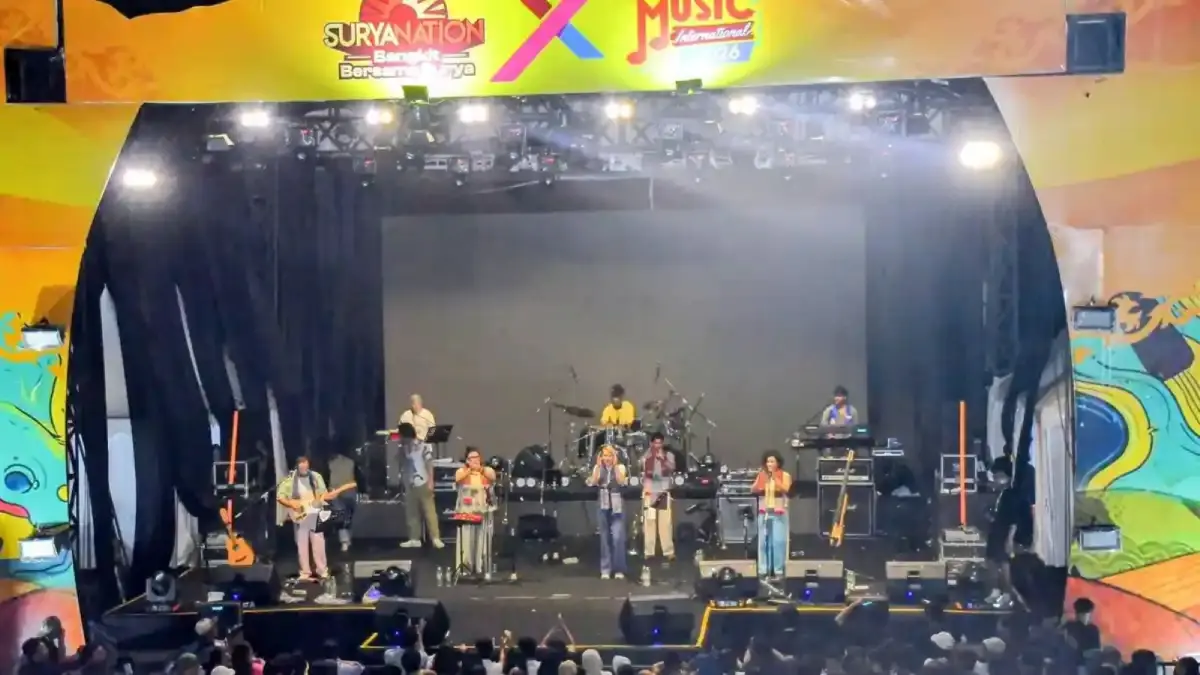 Samosir Music International (SMI) berlangsung di Open Stage Tuktuk Siadong, Kecamatan Simanindo, Kabupaten Samosir sejak tanggal 2 hingga 4 Juli 2026.