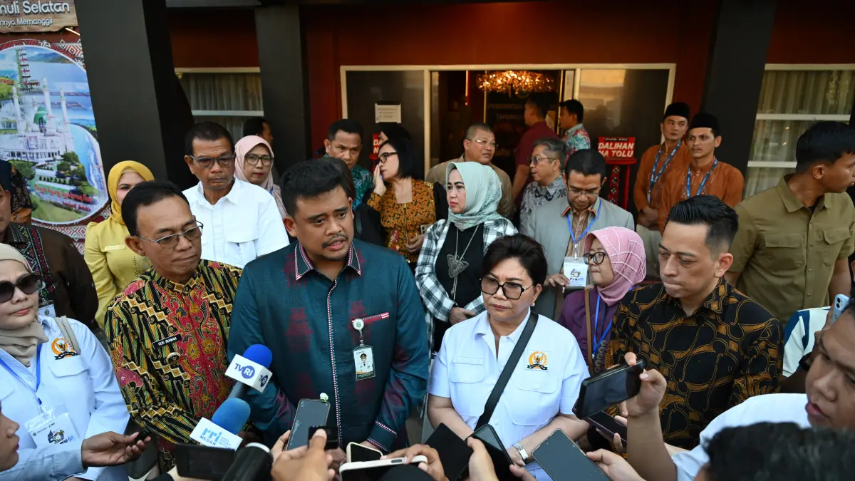 Gubernur Sumatera Utara Bobby Afif Nasution menerima kunjungan kerja Komisi VII DPR RI di arena Pekan Raya Sumatera Utara (PRSU) ke-50 di Medan. 