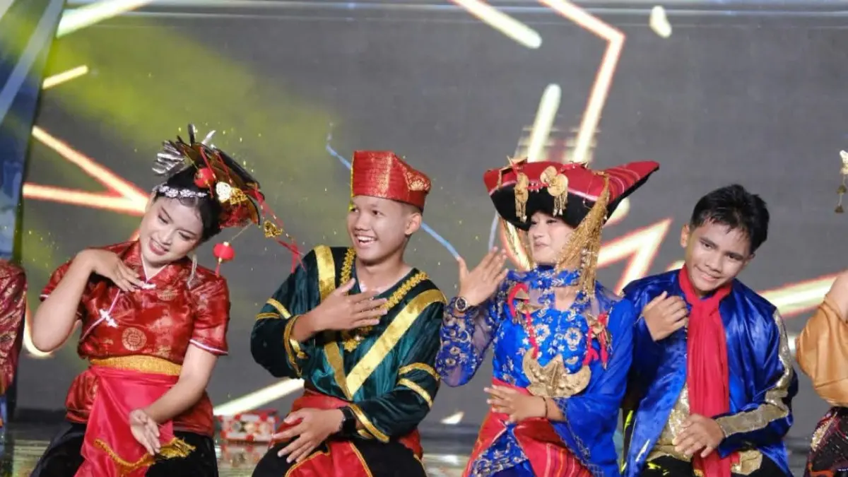  Penampilan seni budaya khas Kota Sibolga memeriahkan Pekan Raya Sumatera Utara (PRSU) 2026 di Medan. Pagelaran ini menjadi ajang promosi pariwisata, budaya, dan ekonomi kreatif Kota Sibolga kepada masyarakat luas. 