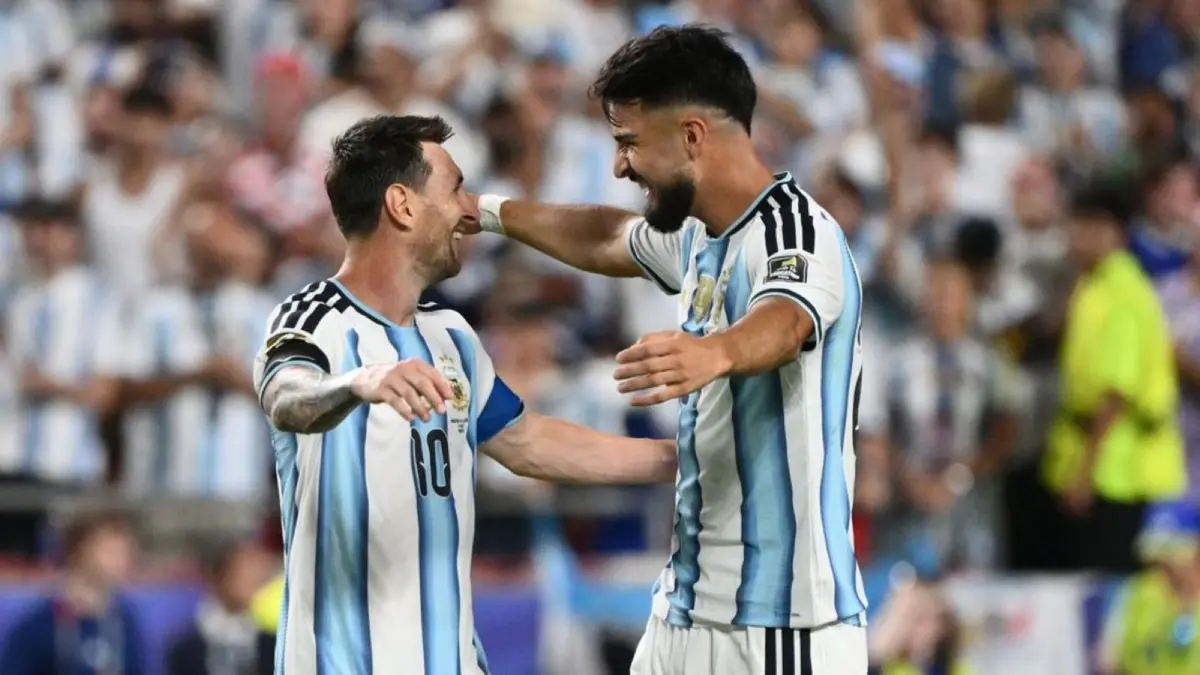 Argentina dan Inggris kembali bertemu di Piala Dunia 2026. Duel semifinal ini menghidupkan kembali salah satu rivalitas terbesar dalam sejarah sepak bola dunia.