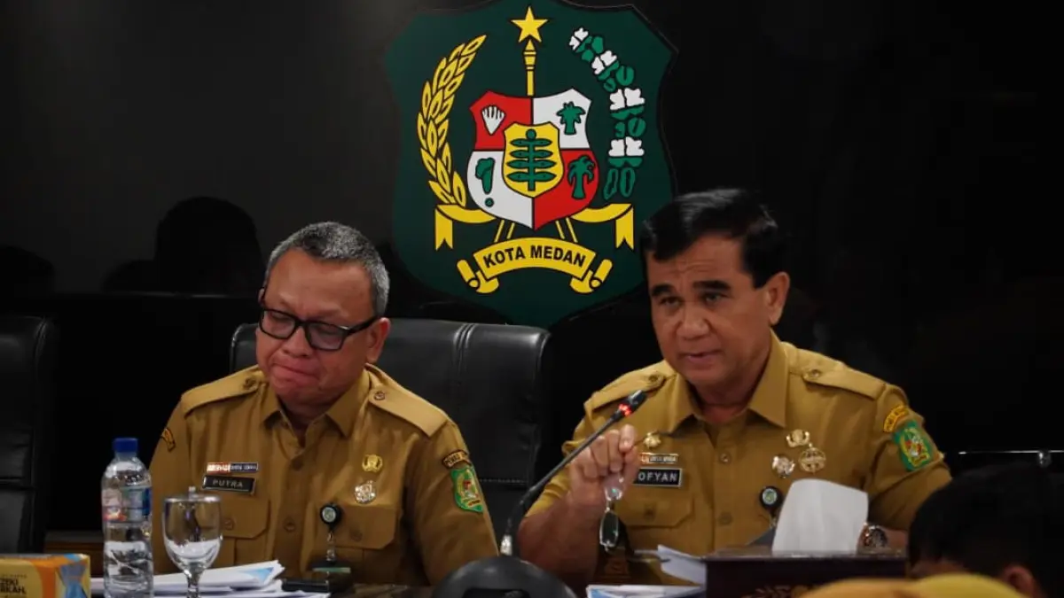 Asisten Pemerintahan dan Kesejahteraan Rakyat Setda Kota Medan M. Sofyan memimpin Rapat Tim Transisi Sekolah Rakyat Permanen di Balai Kota Medan. 
