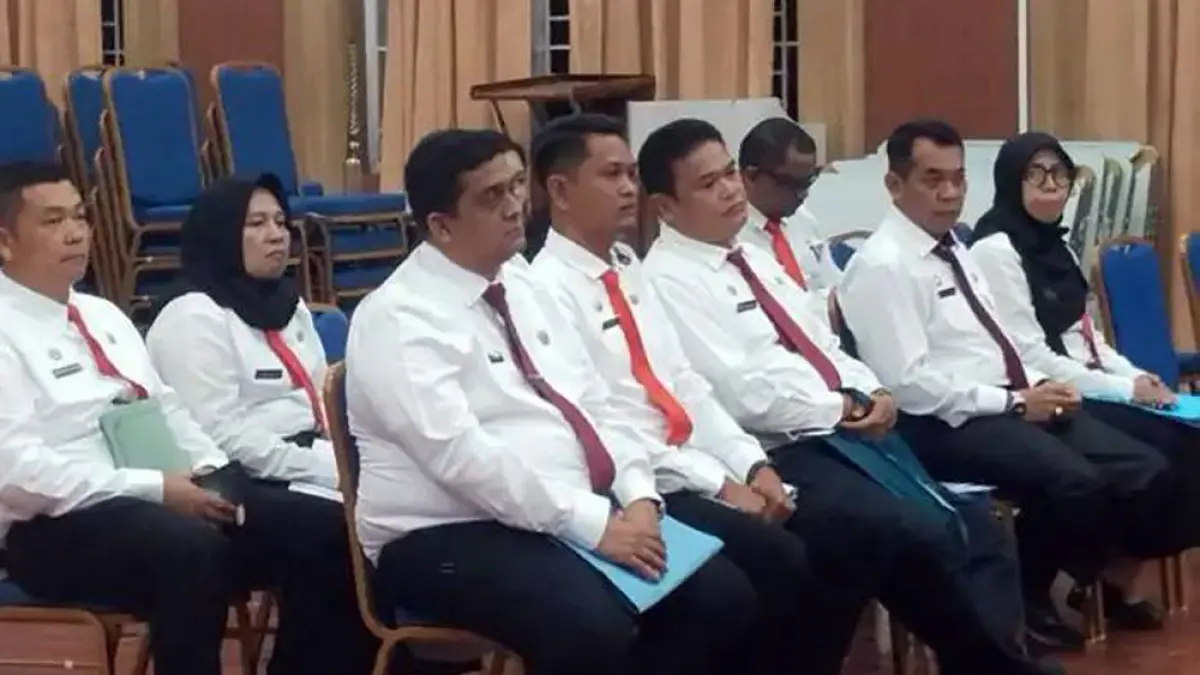 ASN Pemkab Simalungun mengikuti seleksi Jabatan Pimpinan Tinggi (JPT) Pratama berbasis manajemen talenta di Balai Harungguan Tuan Rondahaim Saragih, Kantor Bupati Simalungun. 