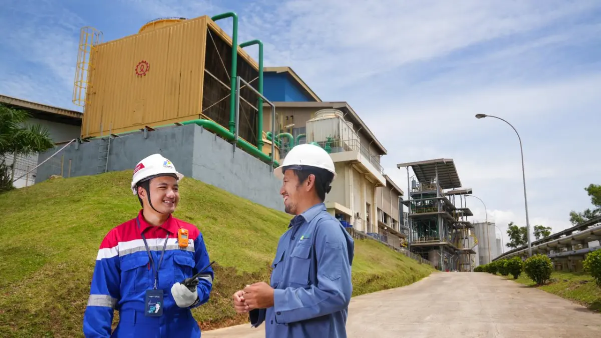 Direktur Infrastruktur dan Teknologi PGN Heri Murahmanta menjelaskan kesiapan infrastruktur gas bumi PGN di Sumatera kepada investor dalam kunjungan fasilitas operasi di Sumatera Utara. Foto Istimewa