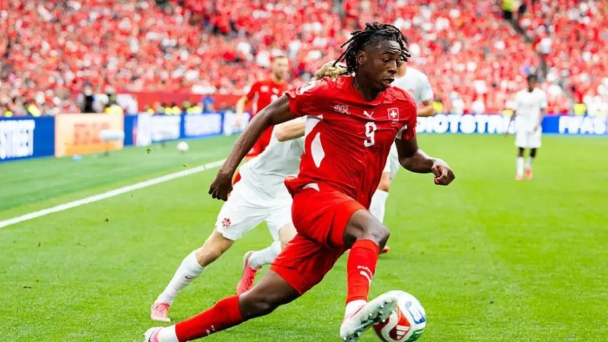 Gelandang muda Timnas Swiss Johan Manzambi dikabarkan memilih bergabung dengan Aston Villa meski lebih dulu mendapat tawaran dari Newcastle United. Foto Dok. FIFA