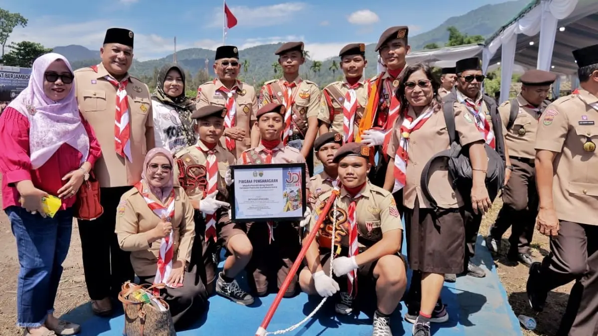 Kontingen Gerakan Pramuka Kabupaten Simalungun menerima penghargaan Terbaik III pada Jambore Daerah Sumatera Utara (Jamdasu) XI Tahun 2026 di Bumi Perkemahan Sibolangit, Deliserdang.